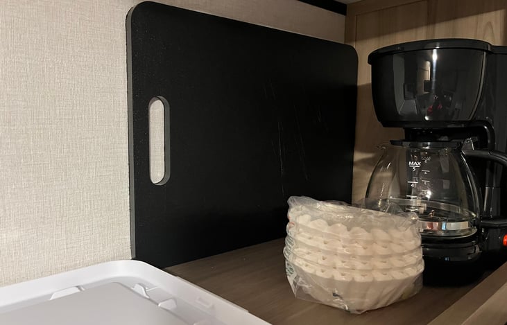 Coffee maker, filter & Cutting board