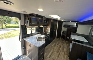 Cherokee Grey Wolf 26DBH Pet Friendly RV