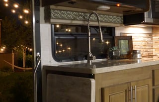 Enzo: New, Kid friendly, 2 full bath, washer/dryer