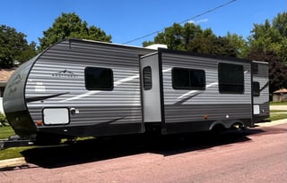 2020 EAST TO WEST Della Terra 27 K2D