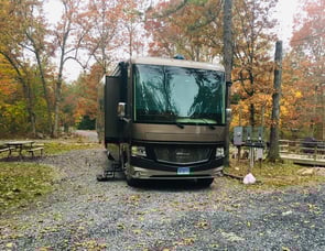 Newmar Canyon Star 3924