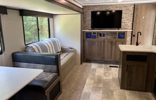 Prime Time Fun w/ Double Bunks & Queen Master!