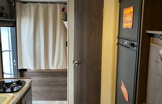 2017 KZ Escape Kid Approved Pet Friendly Lightweight Expandable RV Rental