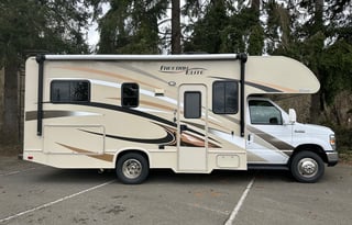 2017 Thor Motor Coach Freedom Elite 23H