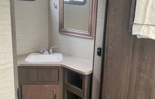 2022 Winnebago Sunstar 32M