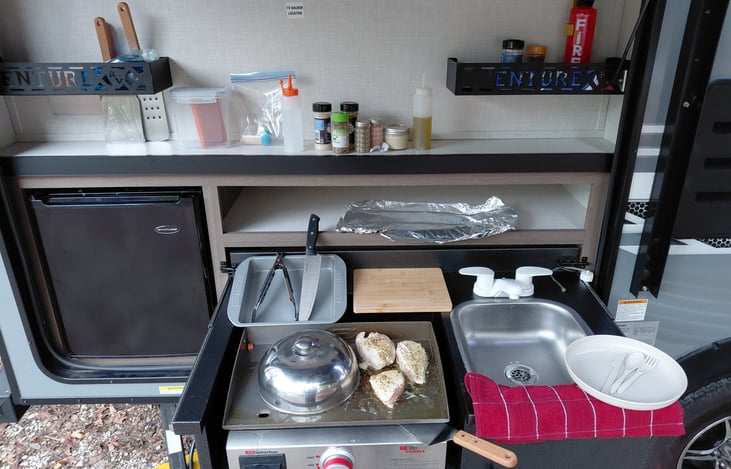 GRILLIN LIK VILLIAN !