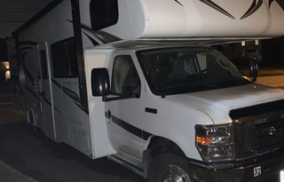 BELLA-Sleep 8 - 10 2018 Forest River Sunseeker RV