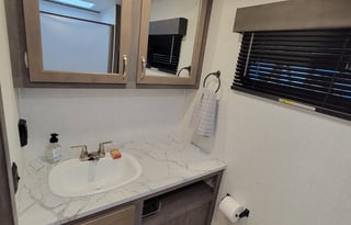 King bed☆Reclining sofa☆Large bathroom