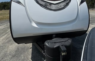 Nice and Ready to camp - with large bathroom!