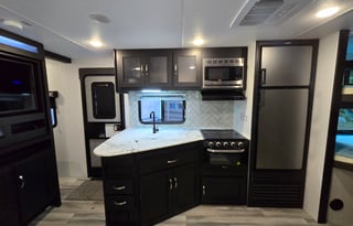 AR's 2022 coachmen freedom express 258bhs