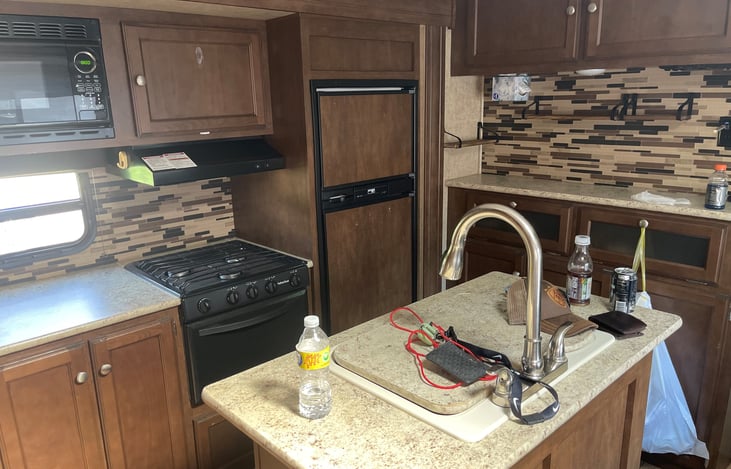 Sorry, pics were taken when in use, will take new ones this spring.