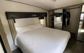 Luxury RV | Sleeps 10 | Bunkhouse & King Suite