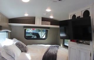 Upgraded Boondocking System!  Geopro 19FBS Rental!