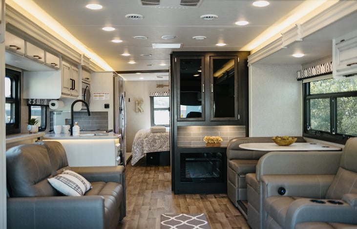 Incredibly roomy and plenty of seating