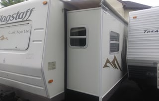 2009 Flagship Superlite 831