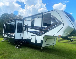 Grand Design Momentum M-Class 395M