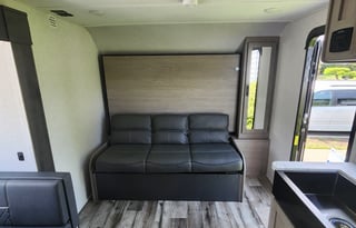 Brand new Coleman Light 1905BH