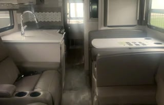 34 *NEW*Thor Windsport 8-SLEEPER-WIFI- Luxury Bus