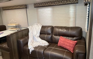 Fully Furnished, loaded RV-Bunkhouse!