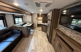 2021 Prime Time RV Avenger 27DBS