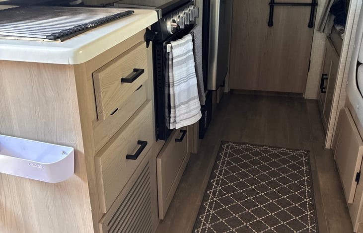 3 burner stove with oven