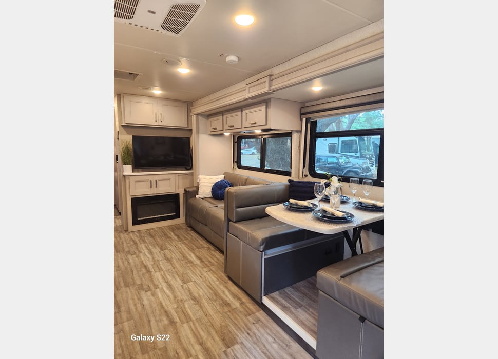 Class A Motor Home rentals in Avon Park