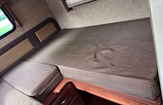 2015 Thor Motor Coach Axis 24.1