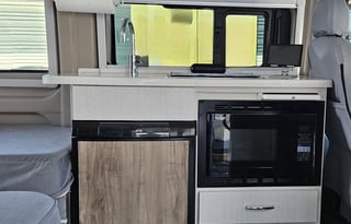 Comfortable Class B Camper Van-Fully Equipped