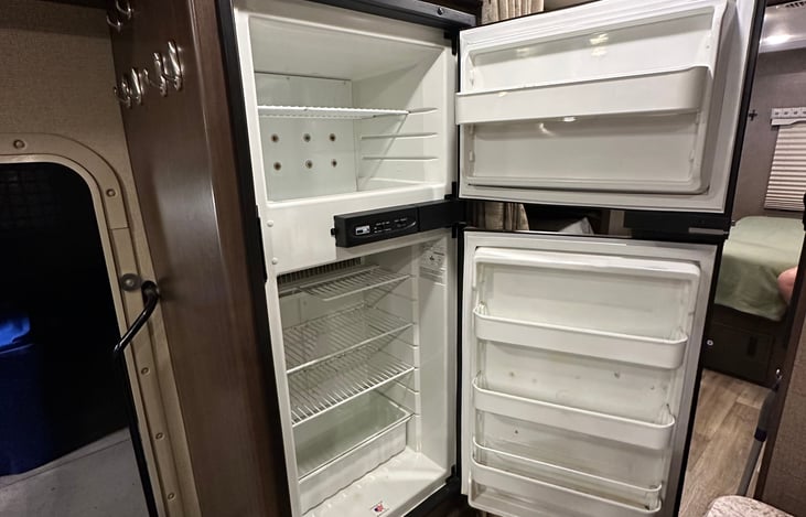 Spacious refrigerator and freezer