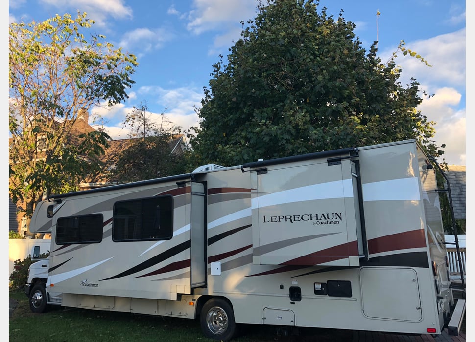 Class C Motor Home rentals in Mamaroneck