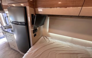 "Eljoy" Easy-Driving, Fuel-Efficient Winnebago