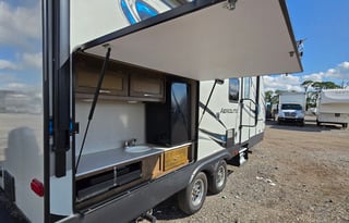 Family-Friendly Dutchmen Aerolite/ Delivery