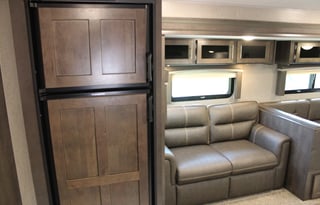 LUXURY-AUTO LEVELING-FREE INS-TOP RATED- DIAMOND O