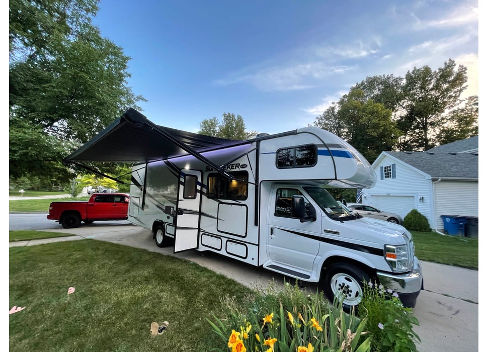 Class C Motor Home rentals in Green Springs