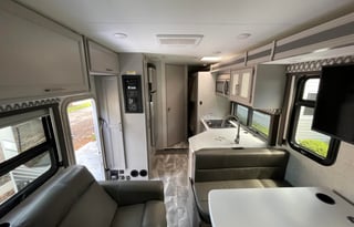 Avistays RV New 2023 Thor - Quantum Class C 32ft
