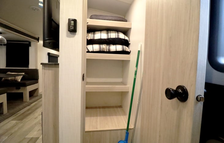 Experience "Harmony" with our 2024 Heartland Sundance U-L 278BH located near Table Rock Lake near Branson Missouri and Lake Of The Ozarks. Thank you from us at Stone Mountain RV & Camper Rentals!