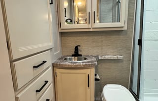 Rolling Retreat 2023 Mercedes Thor Four Winds 24LT