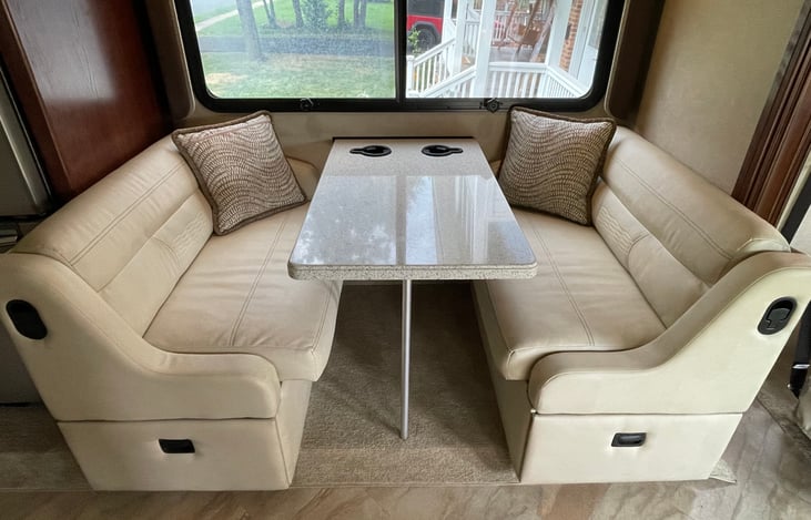 Dinning area/sofa come bed