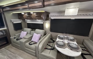 Five-Star Desert Oasis on Wheels!