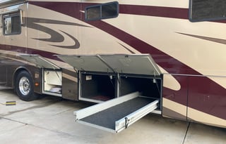 Class A Monaco  41' 4 Slides Diesel  Easy to Drive