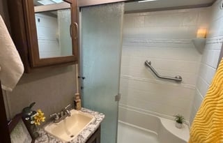 2018 Keystone RV Laredo - so much room!!!