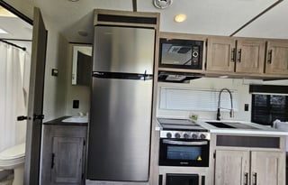 "Spring Glamper" Queen + Bunks