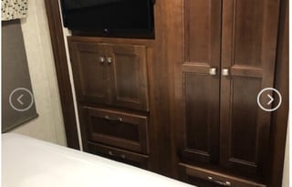 BELLA-Sleep 8 - 10 2018 Forest River Sunseeker RV