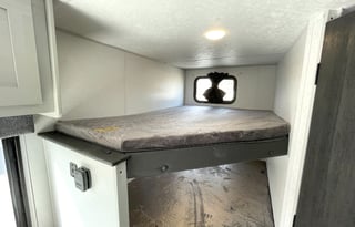 Z RV Adventure "LYNN"