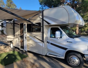 Coachmen RV Leprechaun 320BH Ford 450