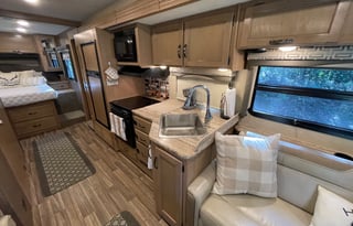 2018 Thor Motor Coach ACE 30.1 “Big Emma”