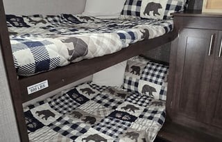 Wanderlust Camper Rental - 2021 KZ Sportsmen