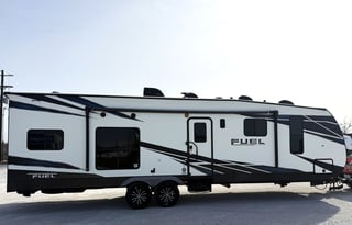 19 Heartland Fuel Toy hauler