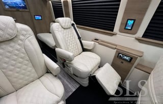 2024 Midwest Automotive Designs Daycruiser D6