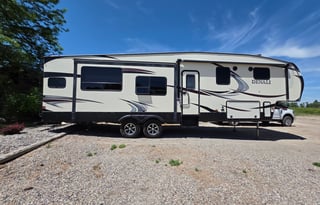2017 Dutchmen RV Denali 293RKS